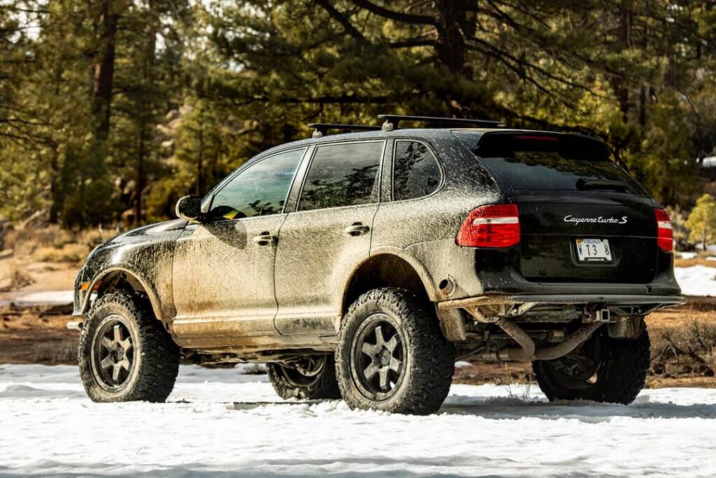 Porsche Cayenne offroad overlander on 35 inch tires