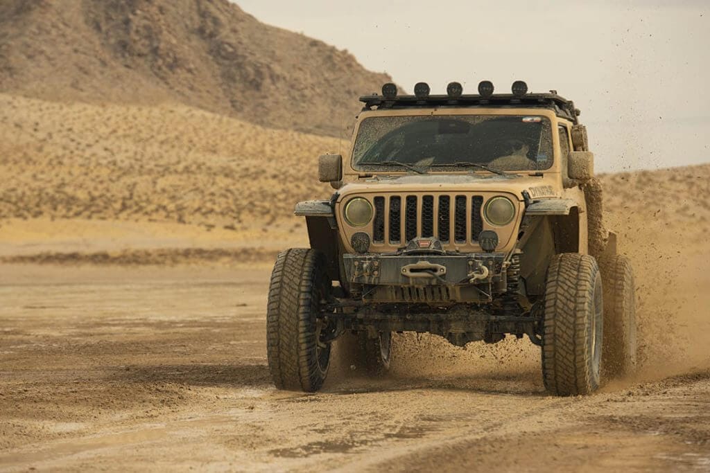 jeep gladiator on 40 inch patagonia x/t tires
