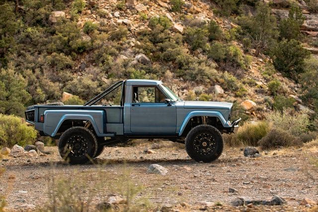 MS_BlueHodsonJeep_07 profile shot of hodson motors jrt10 on milestar tires